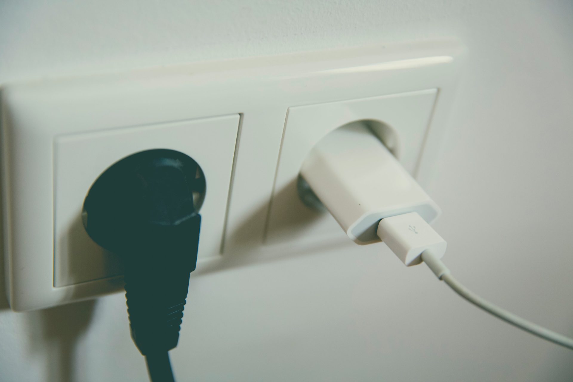 Things Outlets Understanding Your Home's Electrical System: 9 Things All Survivalists ...